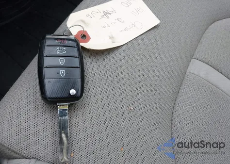 2016 Kia Optima Lx z USA, uszkodzony, nr VIN 5XXGT4L31GG051809